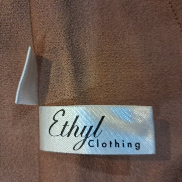 Ethyl ultra-soft faux suede jacket, size S but runs large!  new condition. - Picture 3 of 4